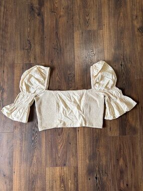 Urban Outfitters Women’s Smocked Puff Sleeve Crop Top Cream Size Large